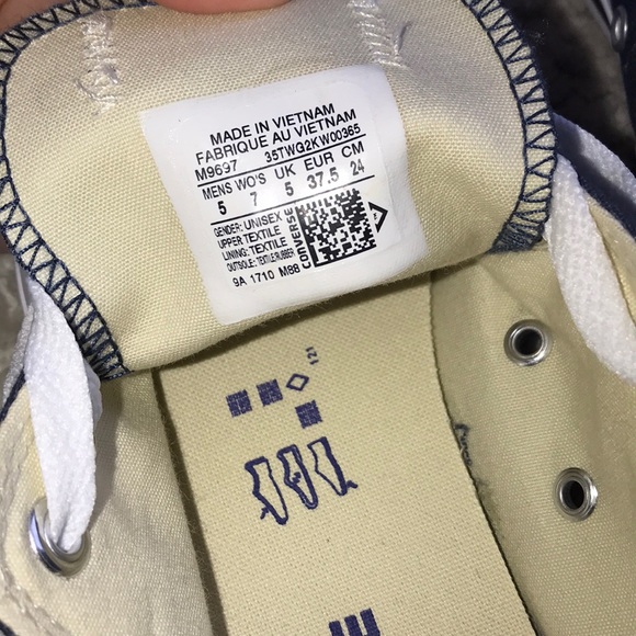 Converse - Picture 2 of 2